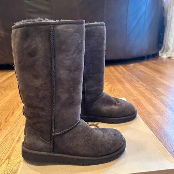 Ugg Classic Tall Boots Chocolate - Picture 3 of 10